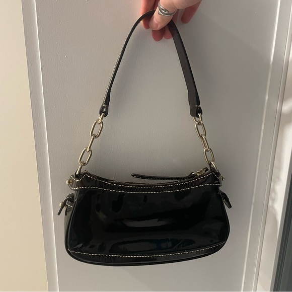 Dooney and Bourke shoulder bag - Picture 3 of 7